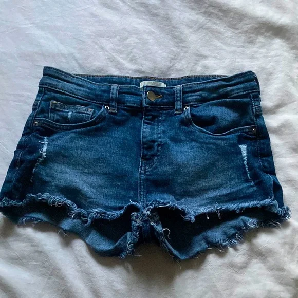 💥SOLD💥⭐️3 for 25: Jean shorts - Picture 1 of 3